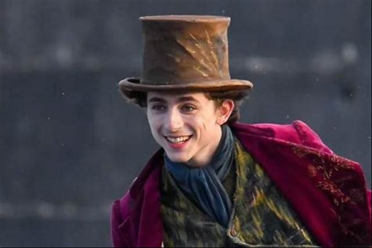 Timothée Chalamet como Willy Wonka, no longa-metragem