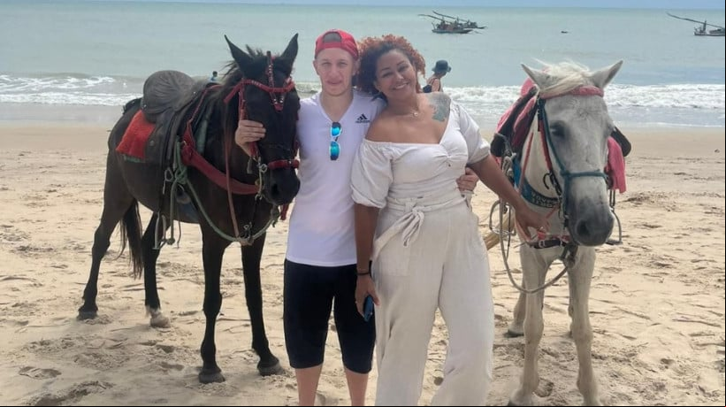 Ruth e Philip estavam hospedados em uma pousada no Cumbuco e foram vítimas de assaltantes. O britânico foi baleado e a namorada, natural de Macapá, assassinada