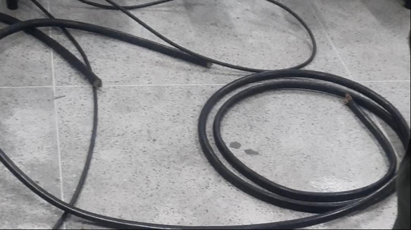 Trio é preso com cerca de 20 metros de fios no bairro Bela Vista
