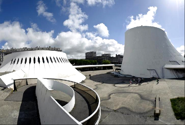 Le Volcan (França) - Centro Cultural na cidade de Havre, no norte da França, inaugurado em 1982. O complexo tem teatro, cinema e salas de exposição.