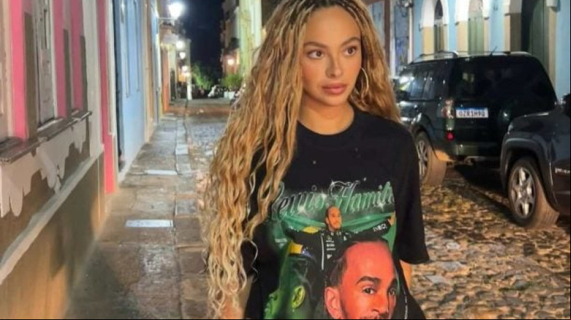 Influencer que ficou conhecida após ter namorado dois jogadores de futebol, conhece Lewis Hamilton, astro da Fórmula 1