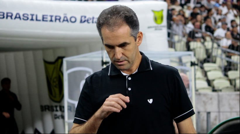 FORTALEZA,CEARÁ, BRASIL,05-04-2025: Léo Condé em Primeiro jogo em casa do Campeonato Brasileiro serie A do Ceará x Grêmio na arena Castelão. (Foto: Samuel Setubal/ O Povo) 