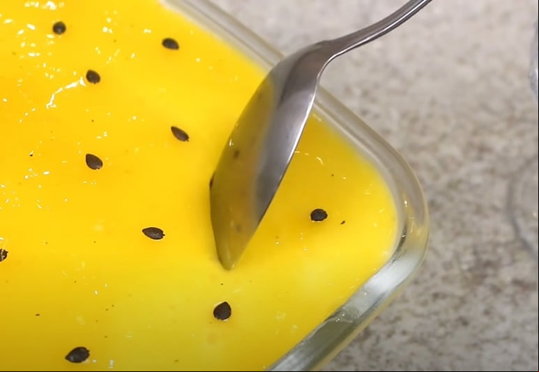 tem uma textura suave e delicada, com o equilíbrio perfeito entre o doce e o toque ácido do maracujá. Refrescante e fácil de preparar, agrada a muitos paladares.
