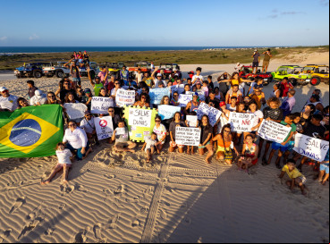 Aquiraz, CE, BR  02.06.25 Moradores fazem protesto contra a implantação da rodovia CE-025 no trecho entre a CE 452 (B) da Prainha para Praias Belas no Município de Aquiraz (Fco Fontenele/O POVO) 