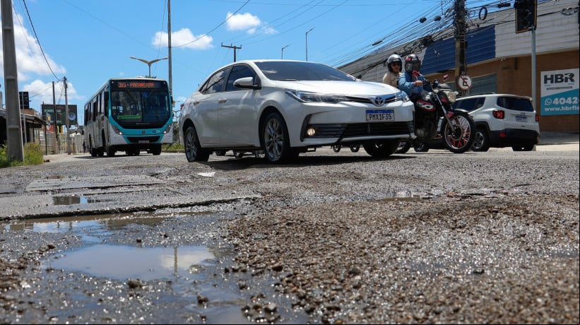 Após período chuvoso, Fortaleza concentra grande número de buracos 
