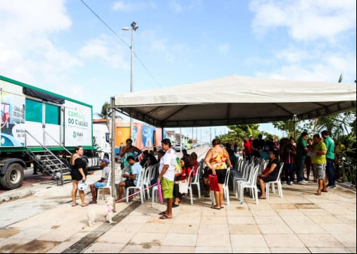 CaminhÃ£o do CidadÃ£o oferta serviÃ§os para populaÃ§Ã£o na capital e interior