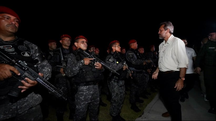 Operação Integração Saturação Total aconteceu nesta sexta-feira, 6. Governador Elmano de Freitas acompanhou saída da tropa para as ruas 