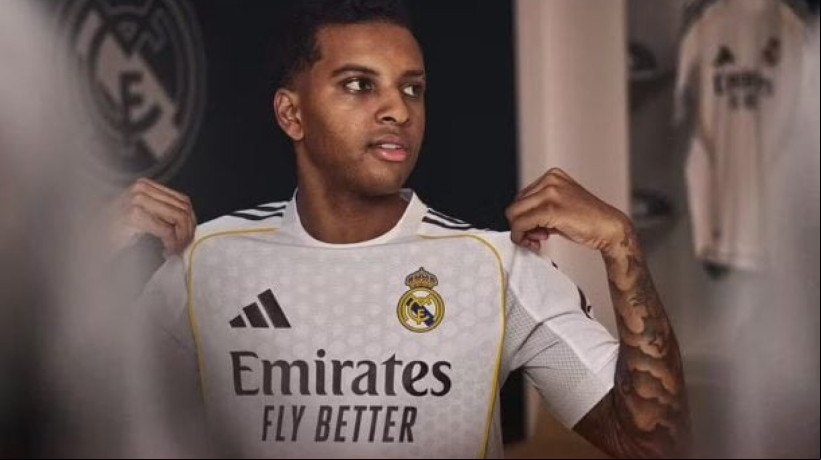 Nova camisa branca, com linha amarela, será utilizada a partir da disputa do Mundial de Clubes, neste mês de junho, nos Estados Unidos 