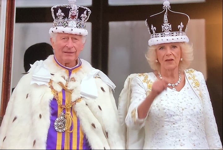 A Rainha Elizabeth II morreu no dia 8 de setembro de 2022. Ela teve o reinado mais longo da história do Reino Unido - 70 anos e 214 dias. Após sua morte, o filho assumiu o trono com o título de Rei Charles III.